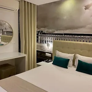 & By Apartmanhotel Lisboa