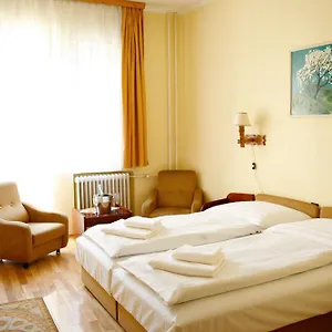 Bara Junior Hotell Budapest
